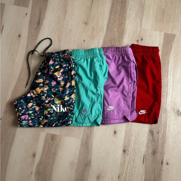 🌟Men's Nike Club Woven Flow Shorts🌟 - Picture 1 of 11